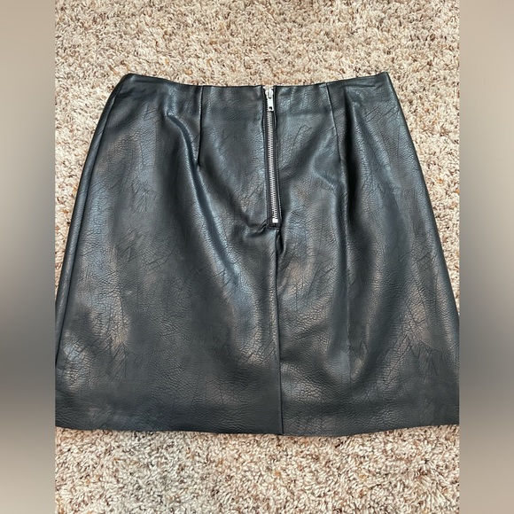 H&M Embroidered Mini Skirt - Picture 6 of 6